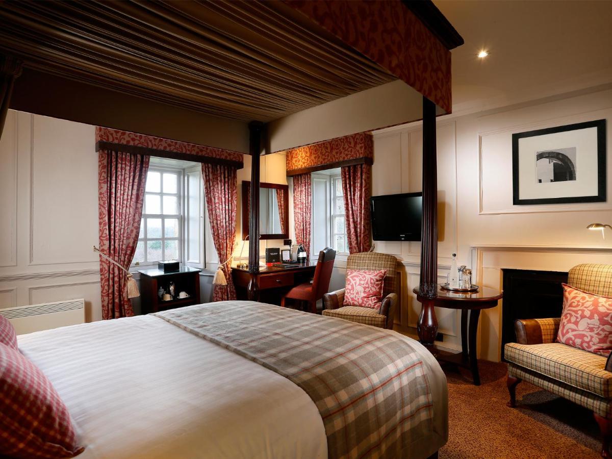 แมคโดนัลด์ ฮุสตัน เฮาส์ โฮเต็ล แอนด์ สปา Hotel Uphall ภายนอก รูปภาพ