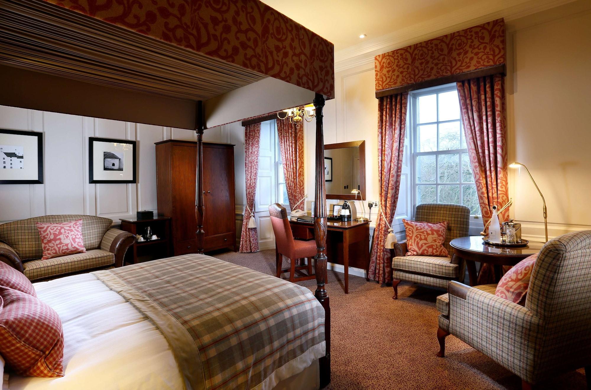 แมคโดนัลด์ ฮุสตัน เฮาส์ โฮเต็ล แอนด์ สปา Hotel Uphall ภายนอก รูปภาพ