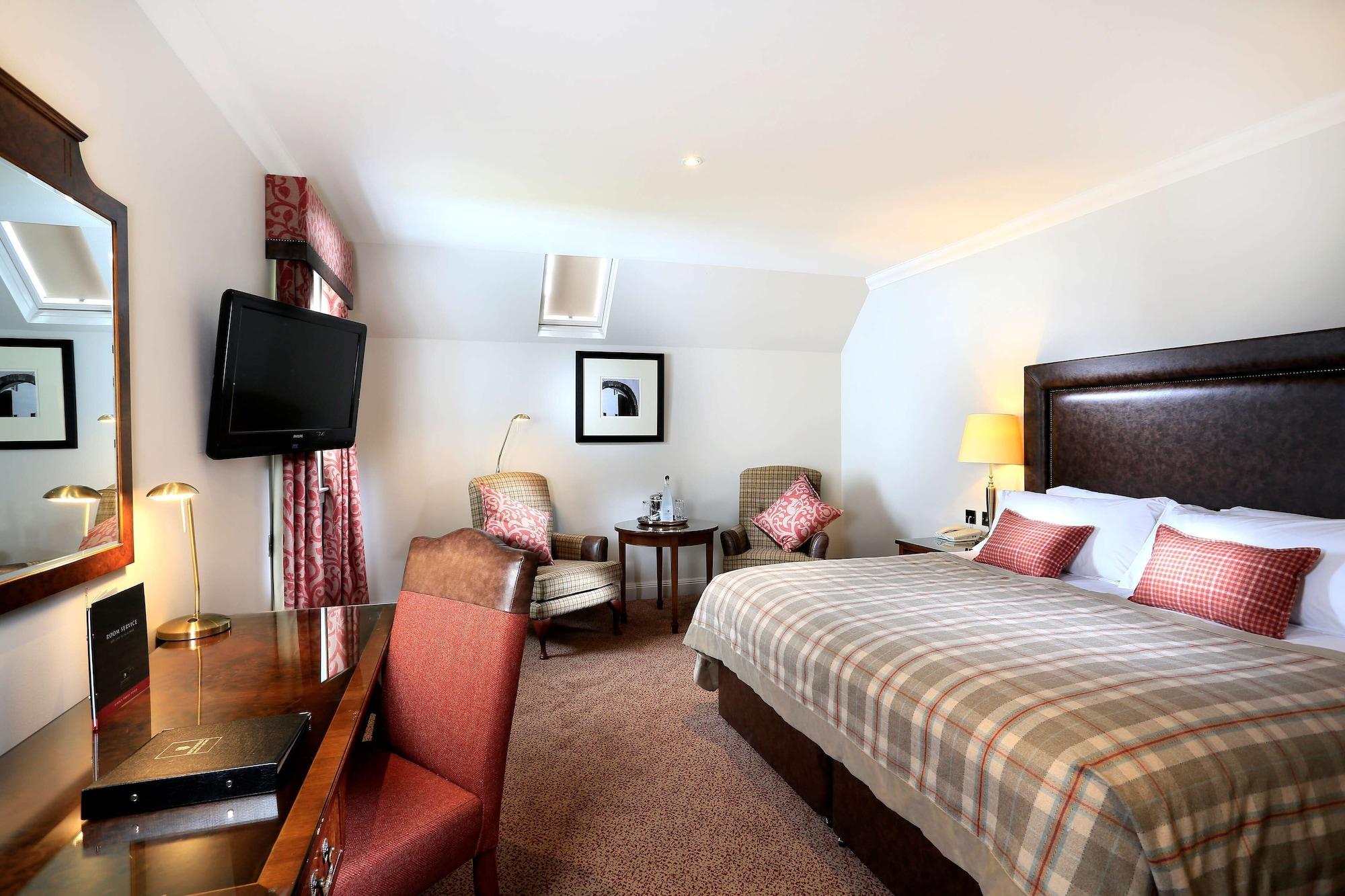 แมคโดนัลด์ ฮุสตัน เฮาส์ โฮเต็ล แอนด์ สปา Hotel Uphall ภายนอก รูปภาพ